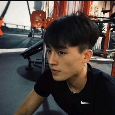 hul1263048's profile picture. 22大四在读马上毕业 170/90