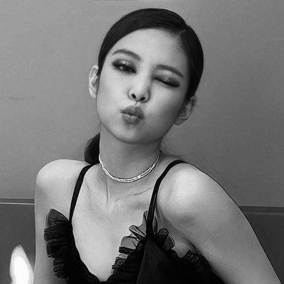 slquirt's profile picture. Don’t let idiots ruin ur day, Jennie Kim.