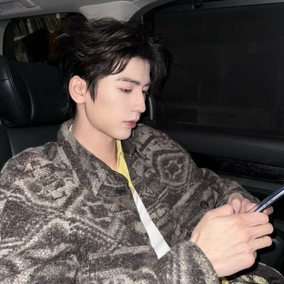 zlhwalnutz's profile picture. 