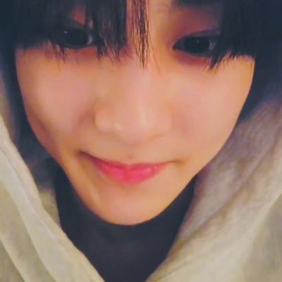 riirilz's profile picture. 