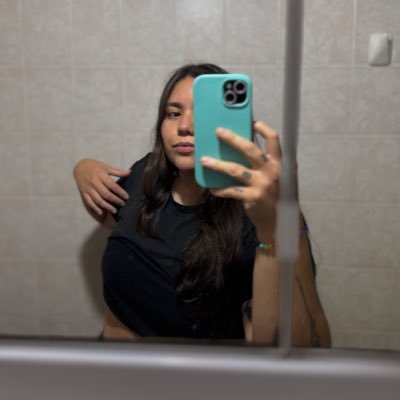 prisbecerraj's profile picture. 🦂 ɴᴏ ɴᴇᴄᴇꜱɪᴛᴏ ʟᴀꜱ ʟᴜᴄᴇꜱ, ɴɪ ʟᴏꜱ ʟᴜᴊᴏꜱ ᴅᴇ ʟᴀ ᴄɪᴜᴅᴀᴅ