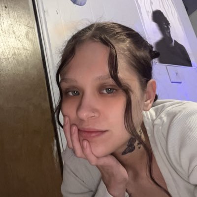 Maaariah69's profile picture. insta 📷: babykayyyy19 • single 😚 • just a girl chasing that bag 💚💰