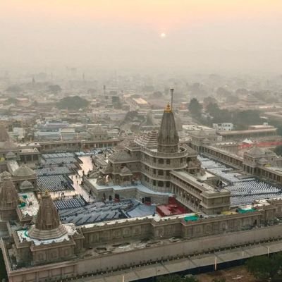 AyodhyaSePragya's profile picture. अपनी सोच, अपने शब्दों और अपने संस्कारों के साथ 💫”
“शांत रहो, वक्त सब समझा देगा 🌙”
“Faith in Karma • Love for Simplicity 🌸”
“Words from the soul of Ayodhya 💫