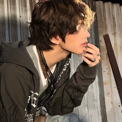 jisungpaok's profile picture. https://t.co/yuG939RenN @7thScape’s Orbital Lonestranger.