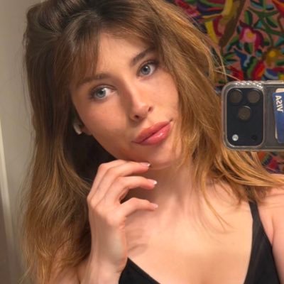 cleobug101's profile picture. super based & super woke