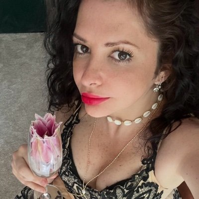 MananaSamuseva's profile picture. ROLE MODEL: PhD Math📺Host MTV + Quant Trader🔝Top100 VC💰AI Perfumer @BabylonVoice🌸 @CryptoHQ_NYC
Fund + Family Offices Investors @Foisummit mananas@me.com