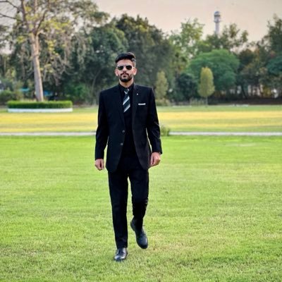 ezzeFounder's profile picture. Founder & CEO of xodeum | Cooking something at AI startup ezze.