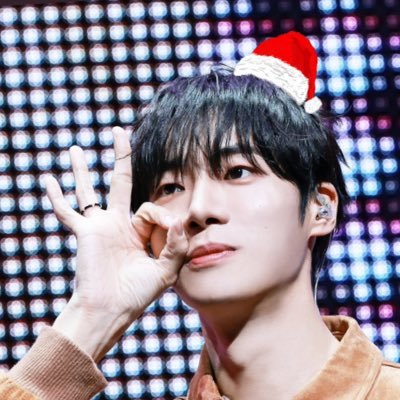 youngwo0_ch's profile picture. 내향인의 천천히 느리게 굴러가는 영우 기록 공간 ✍️🤍