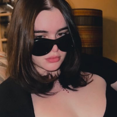 lunarvallyy's profile picture. certified yearner