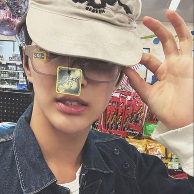 vazeexx's profile picture. 