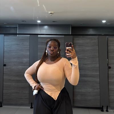 kemsdesigns's profile picture. Product designer and Framer developer for Web 2 & Web 3