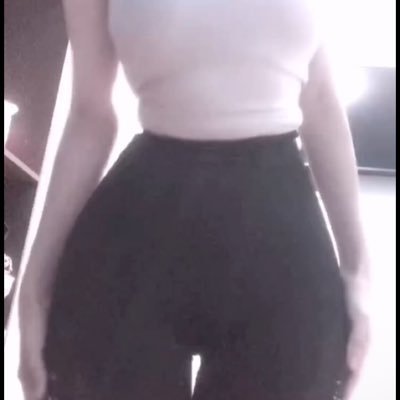 tinyyyybunny's profile picture. || 4teen 🎀 || Male species DNI || ShEd/Weed twt|| 5’2 || age regressor || Sw: 155 lbs / Cw: ? / Ugw: 76 lbs ||