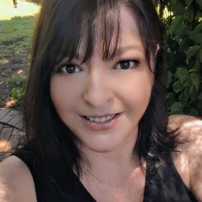 OZZY_GiRL_'s profile picture. Home cook 🥘 Handmaiden 💕  Photographer 📸 Staffy mum 🐕 music lover 🎶 🌻 Australia 🇦🇺