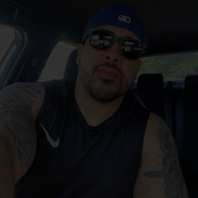 torresjavier6's profile picture. 💵 💻 👟 🇵🇷 IG: @JSNKRZS