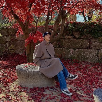 illegirlinluv's profile picture. In this Bangtan shit for life 💜 OT7 or gtfo 💜 🐹🐨 biased 💜 She / her 💜 In my 40s 💜 Free 🇵🇸 💜 backup: @illegirlinluv_