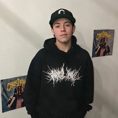 yeEzSsvorl12484's profile picture. 