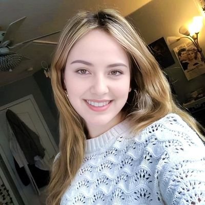 Ayzalkhan123's profile picture. Making peace with my pieces❤️