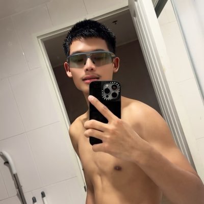 Khunpond_28's profile picture. 𝟮𝟯/𝟲𝟴/𝟭𝟳𝟲 🧑🏽‍🦱