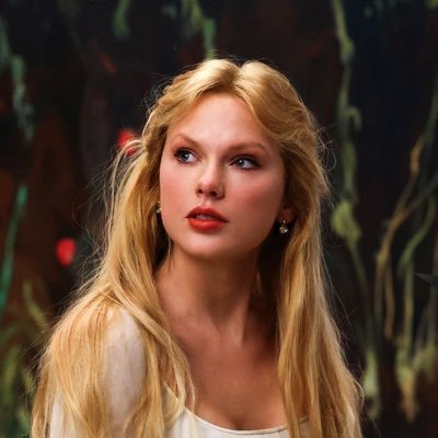 poet6torturada's profile picture. folklorevermore & dick grayson enthusiast