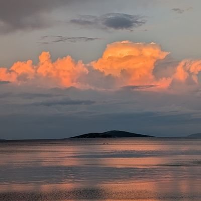 minddure's profile picture. Veriden değil, gerçeklikten beslenen zihin. Filtresiz bakış açısı. Öz değerlere temelden bağlılık.