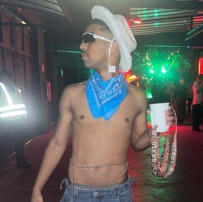 pecorreals's profile picture. caraio, não vai superar nunca?  (autocrítica)