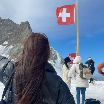 loreen0001x's profile picture. 🍃🦥Travelling, Movie and exploring cultures📚. I am on here for news only. No Porn. 🇨🇭 No DM