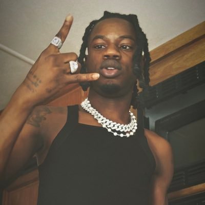 lilcasefanpage's profile picture. 