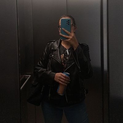 barbara_nunes__'s profile picture. 🏎️🏍️🏁 || 💜🎶 || 24y || 💙🐉🤍 || 🎓 Justice Psychology 🧡