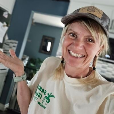 K311yS's profile picture. Teacher of tiny humans. Mother of Magnificent Meg. British born. Detroit Strong. Finite and Forever.