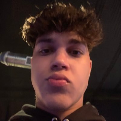 vianttee's profile picture. ingeniero fit | 22 |  ig: @vianttee