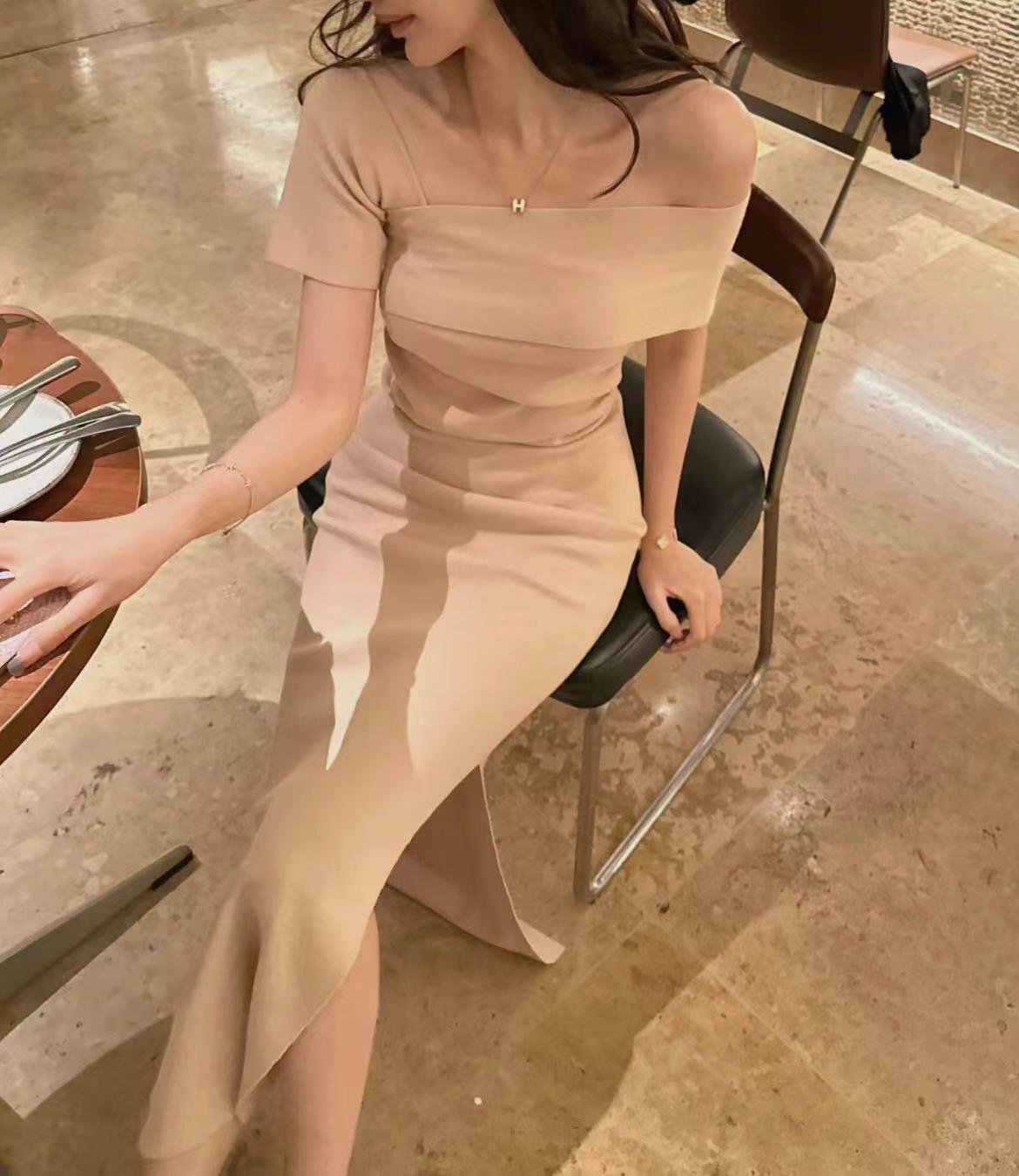 Aakashc53162355's profile picture. 東京で1人暮らしの20歳。日中は八百屋さんで働いてて、夜は毎日じゃないですけどメンズエステで働いてます。もちろん日本人の普通の女子。好きな事はYoutube、音楽鑑賞、海外ドラマ、アニメ。えちのお誘いはわりと歓迎