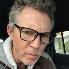 rwnszn's profile picture. 