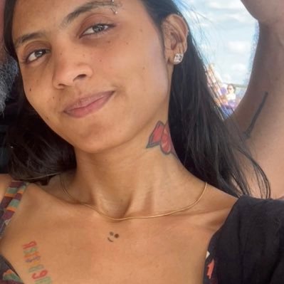 tarotdamaria's profile picture. cartomante barata que fala mal de homens