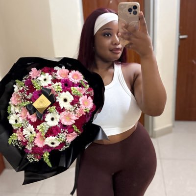 Ashley_m_chama's profile picture. LLB GRADUATE 🎓👩🏽‍⚖️