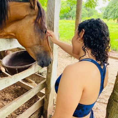 Myriamricoo's profile picture. vivan los perritos y taylor swift