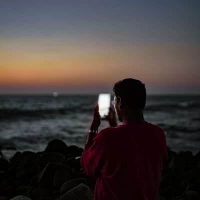 Kaliwhispers's profile picture. 24 Frames Factory| MUFC ⚽ | One line movie review enthusiast | Zen is way of Life