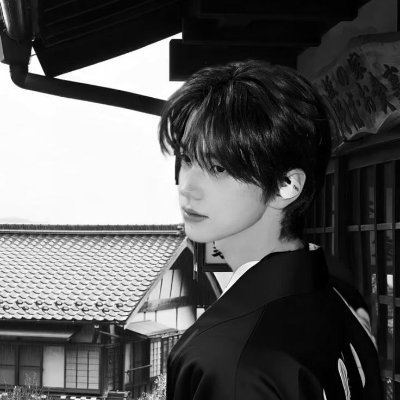 sneakfy's profile picture. 𝐎𝐂𝐑𝐏. 𝗡𝗘𝗩𝗜𝗡 𝗠𝗔𝗖𝗠𝗜𝗟𝗟𝗔𝗡 — life was warm then life was cold. #NewizzyAH