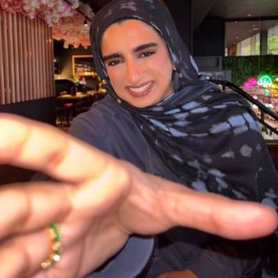 poojasdustbin_'s profile picture. 