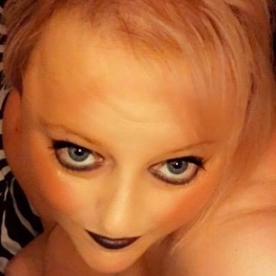 SlutCumslut's profile picture. Oink oink