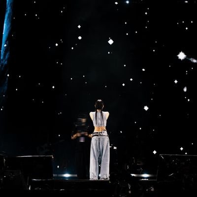 Jeniusnie143's profile picture. 