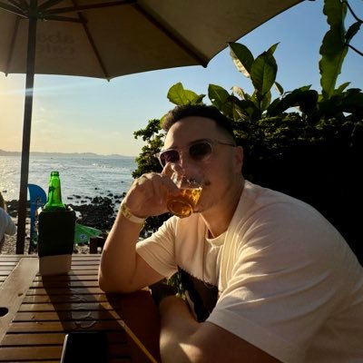 cadusousa_'s profile picture. Programador full stack. Leão do Norte. Reclama, mas da um jeito.