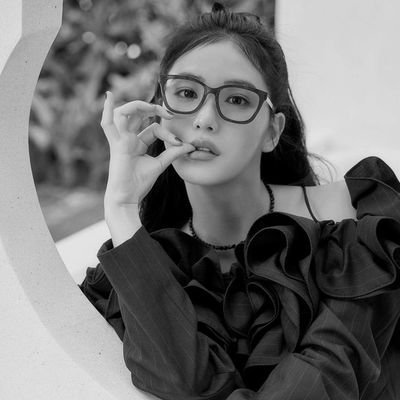 merchjingga's profile picture. https://t.co/oYLvSXIDiL “Di bawah langit 𝘑𝘪𝘯𝘨𝘨𝘢, aku belajar bahwa perpisahan pun bisa terlihat hangat.” Part of @TNHG_Official & @modex_ofc.