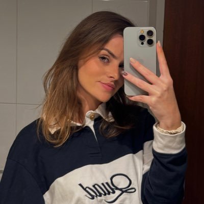 pitlanelando's profile picture. 