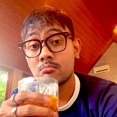 embunbatin's profile picture. kinda mini journal but make it public? lol