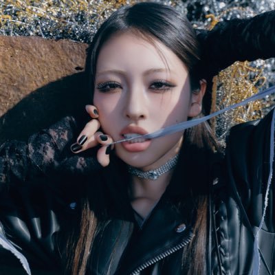 kinuiaika's profile picture. CiONのボーカル。絹井愛佳。19歳。広島県出身。