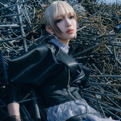 thaaanxxx's profile picture. 器楽奏者とボーカルのユニット #シーオン のしおんです(@c_on_official) / ボーカル / リーダー/超金髪ボブ担当 / メンカラ:ムラサキ / 🎊4/16(水)avexよりメジャーデビューしました！