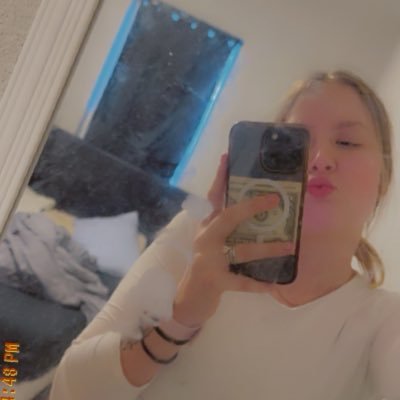 Babygurlllll02's profile picture. 