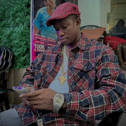 18Biggie82010's profile picture. Make money 💰