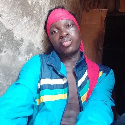 bazie_eric24402's profile picture. Je suis un jeune mec sympa,qui adore faire des créations de films pour adultes Gay payante