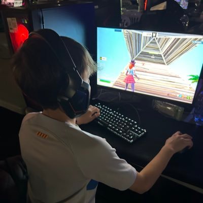 nilox47fn's profile picture. 13 🇪🇸 |⏳ @vyxonclan | contacto : @xavoo1415mng | player for @?